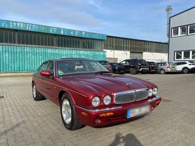 Jaguar XJ8