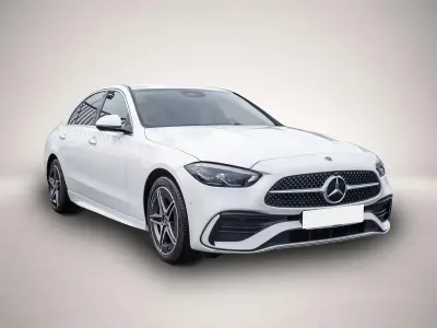 Gebraucht Mercedes C300 204 PS (150 kW) 2025 Manufacturer Limousine