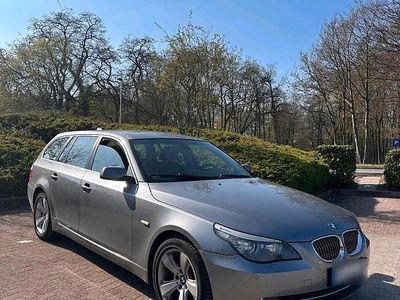 Gebraucht BMW 530 235 PS (172 kW) 2007 Grau Kombi