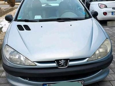 Grau Gebraucht 2001 Peugeot 206 Kleinwagen | 1.990 €