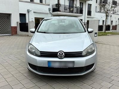 Gebraucht VW Golf VI 105 PS (77 kW) 2010 Silber Kleinwagen