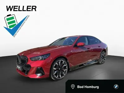 Second-hand BMW 550e Comfort Edition 489 CP (359 kW) 2025 Roșu Berlinǎ