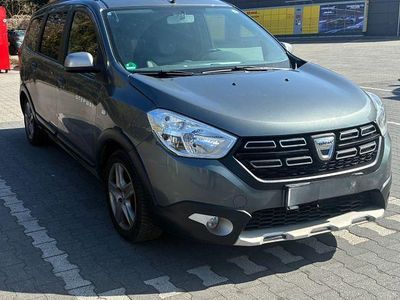 Gebraucht Dacia Lodgy Stepway 116 PS (85 kW) 2017 Grau Van / Kleinbus