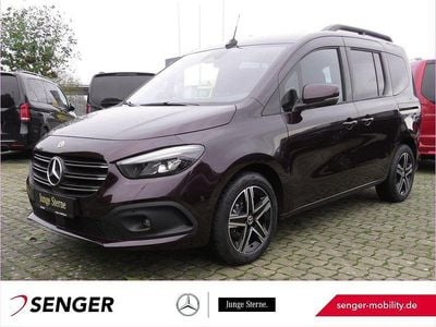 Gebraucht Mercedes T180 Progressive 116 PS (85 kW) 2024 Rot Van / Kleinbus