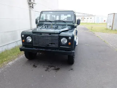 Gebraucht Land Rover Defender 113 PS (83 kW) 1998 Grün Kombi