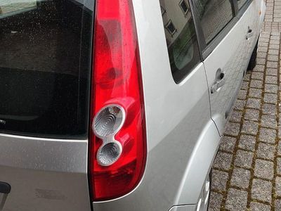 Gebraucht Ford Fiesta Ambiente 69 PS (50 kW) 2007 Silber Kleinwagen