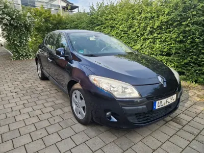 Gebraucht Renault Mégane III Expression 110 PS (80 kW) 2009 Blau Limousine