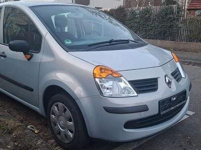 Usado Renault Modus Dynamique 88 HP (64 kW) 2005 Prateado Monovolume