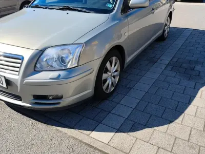 Gebraucht Toyota Avensis 129 PS (94 kW) 2005 Grün Kombi