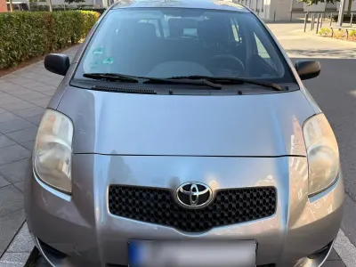 Gebraucht Toyota Yaris 69 PS (50 kW) 2008 Grau Kleinwagen