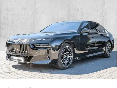 Gebraucht BMW 740 Comfort Edition 299 PS (219 kW) 2025 Schwarz Limousine