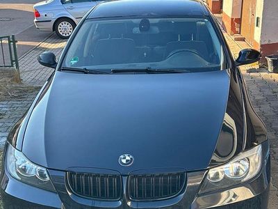 Gebraucht BMW 318 143 PS (105 kW) 2008 Schwarz Limousine