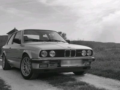 gebraucht BMW 323 i E30