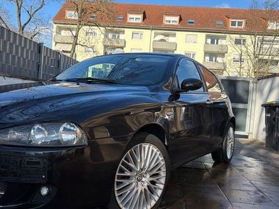 Usata Alfa Romeo 147 105 CV (77 kW) 2008 Nero Utilitaria