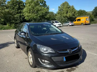 Gebraucht Opel Astra 165 PS (121 kW) 2013 Schwarz Kombi