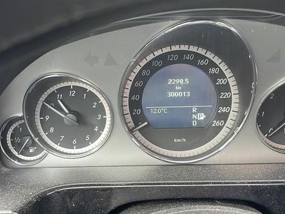 Gebraucht Mercedes E300 204 PS (150 kW) 2010 Grau Kombi