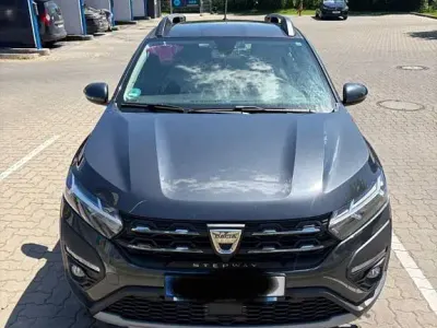 Gebraucht Dacia Sandero Comfort 101 PS (74 kW) 2022 Grau Limousine
