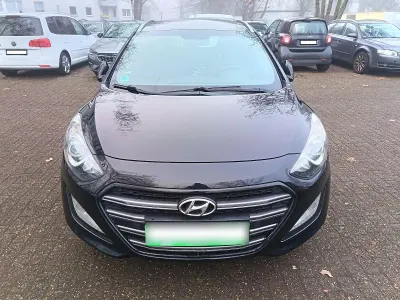Gebraucht Hyundai i30 Passion 135 PS (99 kW) 2016 Schwarz Kombi