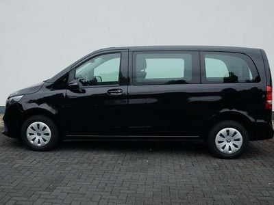 Mercedes V220