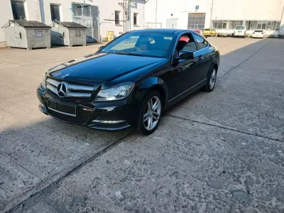 Gebraucht Mercedes C180 156 PS (114 kW) 2013 Schwarz