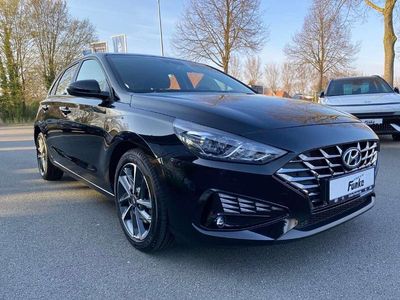 Gebraucht Hyundai i30 Trend 160 PS (117 kW) 2021 Phantom black / mic Limousine