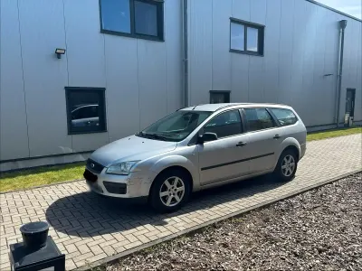 Gebraucht Ford Focus 109 PS (80 kW) 2006 Grau Kombi