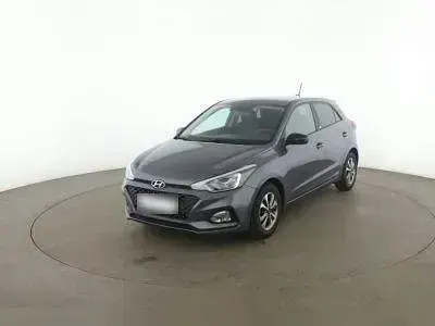 Gebraucht Hyundai i20 101 PS (74 kW) 2020 Grau Kleinwagen