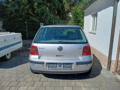 Gebraucht VW Golf IV Basis 101 PS (74 kW) 2001 Silber Limousine