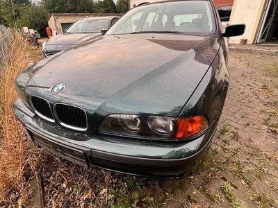 BMW 523