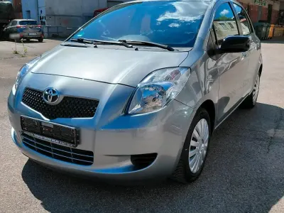 Gebraucht Toyota Yaris 87 PS (63 kW) 2008 Silber Kleinwagen