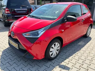 Gebraucht Toyota Aygo X-play 72 PS (52 kW) 2021 Rot Kleinwagen