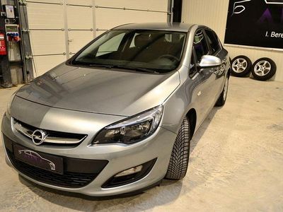 Silbersee/perl silber (m2) Gebraucht 2013 Opel Astra Selection Limousine | 7.500 € (Fairer Preis)