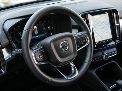 Schwarz Gebraucht 2024 Volvo XC40 Plus SUV | 40.440 € (Teuer)