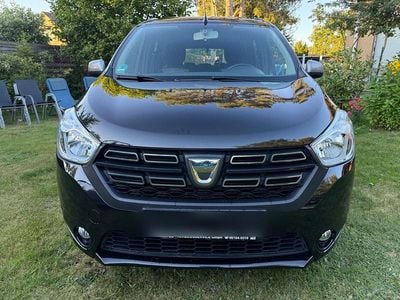 Gebraucht Dacia Lodgy Stepway 116 PS (85 kW) 2022 Schwarz Van / Kleinbus
