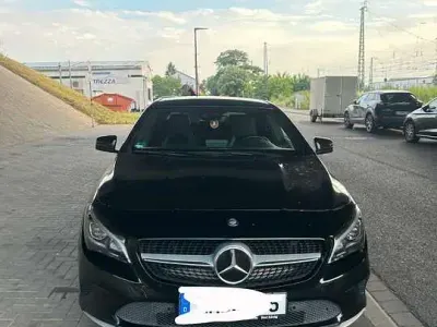 Gebraucht Mercedes CLA220 184 PS (135 kW) 2016 Schwarz Coupé