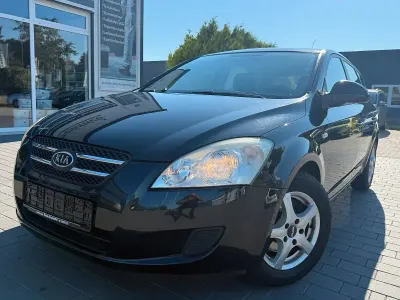 Gebraucht Kia Ceed 109 PS (80 kW) 2008 Schwarz Kleinwagen