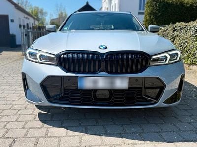 Używany BMW 330 286 KM (210 kW) 2023 Szary Kombi
