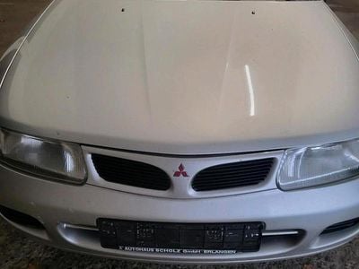 Grau Gebraucht 1998 Mitsubishi Carisma Limousine | 1.100 €