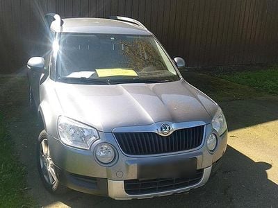 Usata Skoda Yeti 110 CV (80 kW) 2012 Grigio SUV