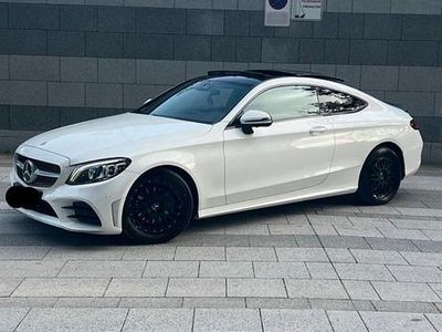 Gebraucht Mercedes C200 AMG line 183 PS (134 kW) 2018 Weiß Coupé