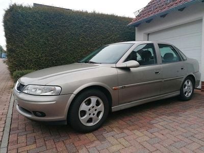 Gebraucht Opel Vectra Edition 101 PS (74 kW) 1999 Grau Limousine