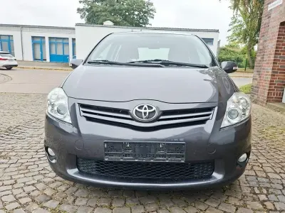 Gebraucht Toyota Auris Edition 99 PS (72 kW) 2011 Grau Kleinwagen