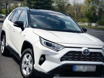Gebraucht Toyota RAV4 Hybrid Style 218 PS (160 kW) 2019 Weiß SUV