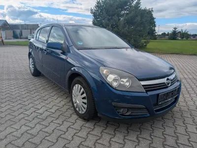 Używany Opel Astra 105 KM (77 kW) 2006 Niebieski Sedan/Limuzyna