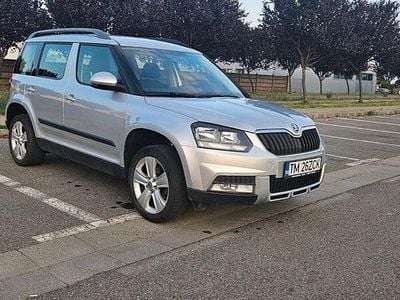 Gebraucht Skoda Yeti Active 105 PS (77 kW) 2015 Silber SUV