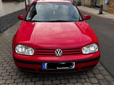 Rot Gebraucht 2002 VW Golf Limousine | 2.800 € (Etwas zu teuer)