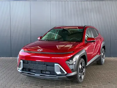 Neu Hyundai Kona GO! 137 PS (100 kW) 2025 Rot (ultimate red metallic) SUV