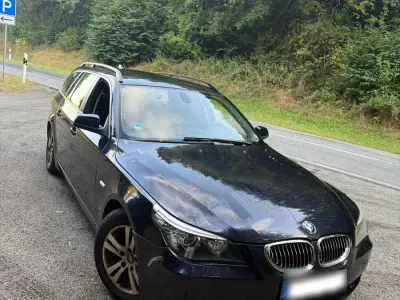 Gebraucht BMW 525 197 PS (144 kW) 2009 Blau Kombi