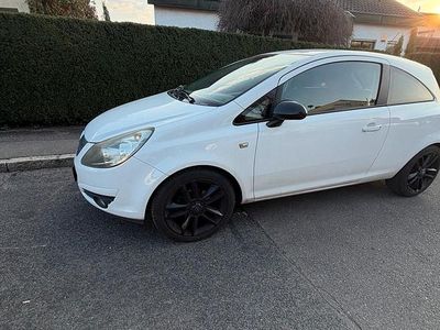 Gebraucht Opel Corsa Color Edition 87 PS (63 kW) 2010 Weiß Kleinwagen