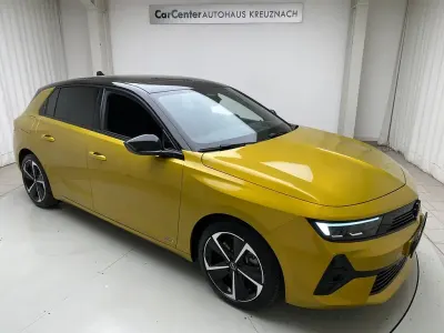 Usata Opel Astra Ultimate 181 CV (133 kW) 2023 Giallo Utilitaria